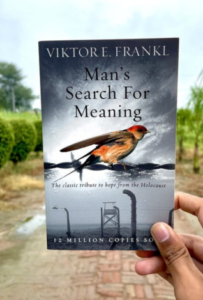 Man"s Search for the meaning book review - Lifestyle aura hindi blog